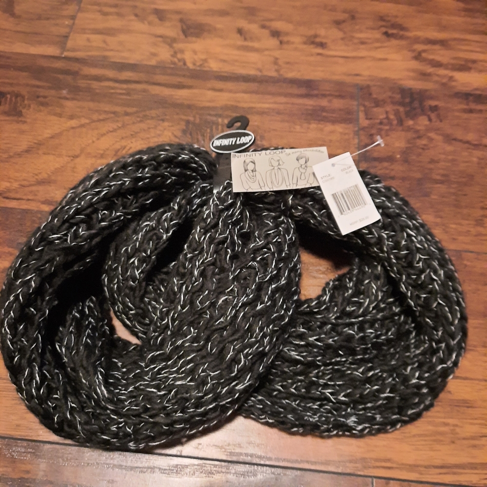💲Infinity Loop Knit Scarf - Picture 2 of 5